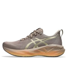 Novablast 5 “Luxe Taupe Grey”